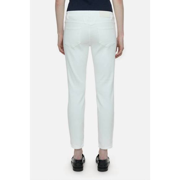 NEW CLOSED baker slim jeans in white - Picture 2 of 4